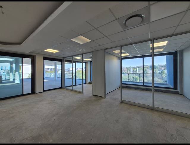 3,438M² OFFICE TO LET IN WAVERLEY